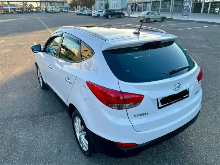 Продам hyundai ix35 sls!
Авто в отличнейшем состоянии!
# 2.0 Бензин
Пробег 162.000т. С к. М
Год 2012
Кпп автомат
Привод полный
Полностью обслужена в плоть до шлицов полного привода, и панарамы!
# В идеальном состоянии без задиров и т. Д
Комплектации максимальная !
Панорамная крыша
Без ключевой доступ
Запуск мотора с кнопки start-stop
Салон полностью кожаный родной
Заменена музыка на hannibal sounds
6 Колонок сабвуфер в штатном месте
Камера заднего вида fullhd
Парктроники
Gps навигация днр добавлено))
Hand free bluetooth с управлением на руле
Круиз контроль
Спуск с горы
Блокировка дифа
Датчик света дождя
4 Зоны обогрева сидений
2Х зонный климат
Сигнализация gsm
С автозапуском!
Осмотр г. Донецк центр пересечения ильича-шевченко
Цена 1.330.000 т. С руб.
Торг !
+7 949 418 3901
📲 Tg: sss$
📞 +7(949)4183901
📲 Tg: sss$
📞 Звоните: +7(949)4183901 - фотография - 6