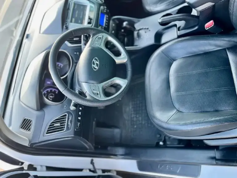 Продам hyundai ix35 sls!
Авто в отличнейшем состоянии!
# 2.0 Бензин
Пробег 162.000т. С к. М
Год 2012
Кпп автомат
Привод полный
Полностью обслужена в плоть до шлицов полного привода, и панарамы!
# В идеальном состоянии без задиров и т. Д
Комплектации максимальная !
Панорамная крыша
Без ключевой доступ
Запуск мотора с кнопки start-stop
Салон полностью кожаный родной
Заменена музыка на hannibal sounds
6 Колонок сабвуфер в штатном месте
Камера заднего вида fullhd
Парктроники
Gps навигация днр добавлено))
Hand free bluetooth с управлением на руле
Круиз контроль
Спуск с горы
Блокировка дифа
Датчик света дождя
4 Зоны обогрева сидений
2Х зонный климат
Сигнализация gsm
С автозапуском!
Осмотр г. Донецк центр пересечения ильича-шевченко
Цена 1.330.000 т. С руб.
Торг !
+7 949 418 3901
📲 Tg: sss$
📞 +7(949)4183901
📲 Tg: sss$
📞 Звоните: +7(949)4183901 - фотография - 7