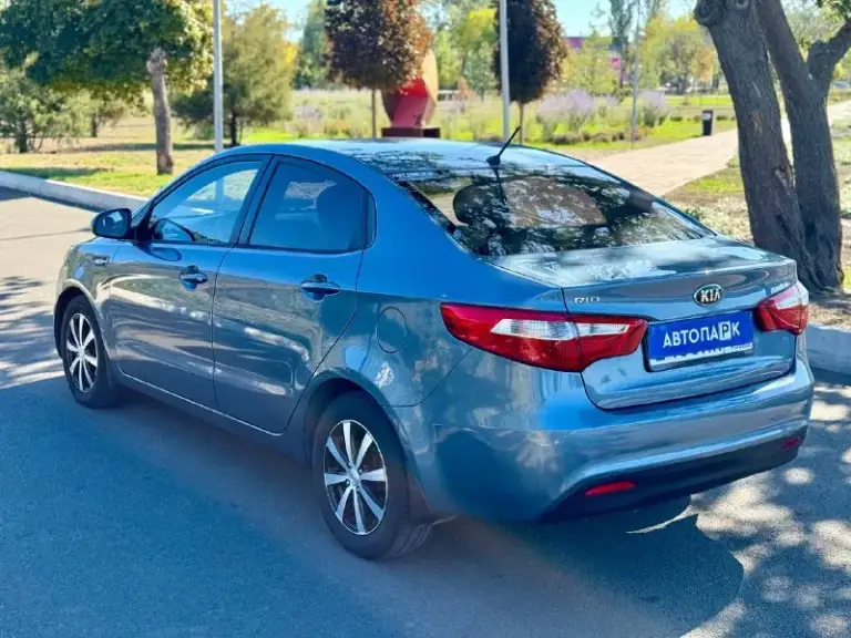 ⬜️ Kia rio iii

💰Цена: 800 000р
🏢Город: мариуполь
📅Год выпуска: 2013
🧾Пробег: 195 369км.
⚙️Двигатель: 1.6
⛽Топливо: бензин
⚙️Кпп: механика

📞 Телефон:

+7-989-263-55-56
+7-949-727-41-51
+7-949-551-91-52

💾 Описание:

Rio - зарекомендовал себя на российском рынке как универсальный, практичный и надежный автомобиль для тех, кому важны экономичность, надёжность и комфорт.

✅ В одной семье с 2013г, птс оригинал
✅ Кузов без коррозии, южная эксплуатация
✅ Оригинальный пробег
✅ Салон в отличном состоянии
✅ Техническая часть на 5+, проведено полное то с заменой масла, фильтров и свечей.

Шикарная комплектация:
Кондиционер ❄️ (работает отлично), abs, airbag, электростеклоподьемники, , гидроусилитель руля, литые диски на новой летней резине,
Сигнализация с опцией автозапуска.

Улица шевченко 269

🏦 Возможна продажа в кредит по двум документам. - фотография - 6