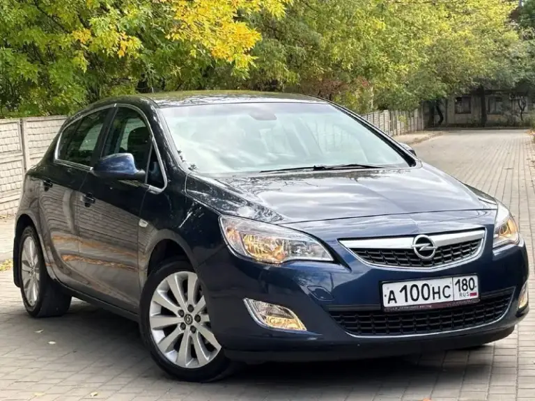 Opel astra j рейсталенг
Год выпуска 2012 конец,
Объем двигателя 1.6 16v
Кпп 5 ступенчатая
Родной пробег 158.000 т км
Один владелец,
Авто, всю жизнь, в одной семье,

Состояние кузова впечатляет
Рыжиков сколов и тд нет !
Авто в отличном состояние
В красивом цвете синий металлик,

Богатая комплектация,
Круиз контроль,
Двух зонный климат контроль,
Датчик света,
Датчик дождя,
Комбинированный салон,
Подогрев сидений,
Подогрев руля,
Подогрев стекла,
Полный электростеклопакет,
Парктроники,
Хорошая акустика,
Комплект резины с дисками,
Две пары заводских ключей,
Сервисные книжки и т. П,

Автомобиль без вложений!
Готов на любое сто
Я владелец по документам
Продаже с оформлением в мрэо

Осмотр г. Донецк
Цена 725.000.р
Аргументированный торг

Номер телефона
+79494873571 - фотография - 1