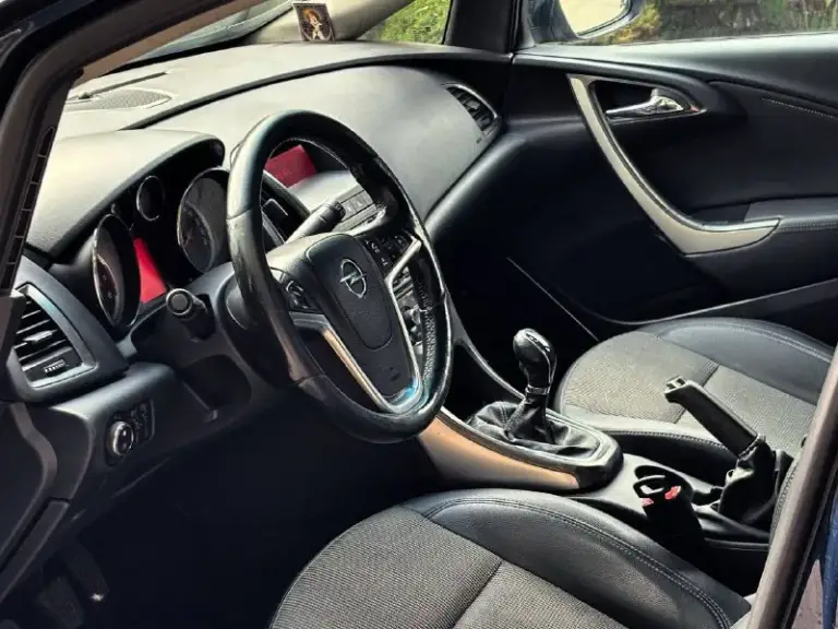 Opel astra j рейсталенг
Год выпуска 2012 конец,
Объем двигателя 1.6 16v
Кпп 5 ступенчатая
Родной пробег 158.000 т км
Один владелец,
Авто, всю жизнь, в одной семье,

Состояние кузова впечатляет
Рыжиков сколов и тд нет !
Авто в отличном состояние
В красивом цвете синий металлик,

Богатая комплектация,
Круиз контроль,
Двух зонный климат контроль,
Датчик света,
Датчик дождя,
Комбинированный салон,
Подогрев сидений,
Подогрев руля,
Подогрев стекла,
Полный электростеклопакет,
Парктроники,
Хорошая акустика,
Комплект резины с дисками,
Две пары заводских ключей,
Сервисные книжки и т. П,

Автомобиль без вложений!
Готов на любое сто
Я владелец по документам
Продаже с оформлением в мрэо

Осмотр г. Донецк
Цена 725.000.р
Аргументированный торг

Номер телефона
+79494873571 - фотография - 6