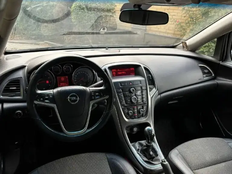 Opel astra j рейсталенг
Год выпуска 2012 конец,
Объем двигателя 1.6 16v
Кпп 5 ступенчатая
Родной пробег 158.000 т км
Один владелец,
Авто, всю жизнь, в одной семье,

Состояние кузова впечатляет
Рыжиков сколов и тд нет !
Авто в отличном состояние
В красивом цвете синий металлик,

Богатая комплектация,
Круиз контроль,
Двух зонный климат контроль,
Датчик света,
Датчик дождя,
Комбинированный салон,
Подогрев сидений,
Подогрев руля,
Подогрев стекла,
Полный электростеклопакет,
Парктроники,
Хорошая акустика,
Комплект резины с дисками,
Две пары заводских ключей,
Сервисные книжки и т. П,

Автомобиль без вложений!
Готов на любое сто
Я владелец по документам
Продаже с оформлением в мрэо

Осмотр г. Донецк
Цена 725.000.р
Аргументированный торг

Номер телефона
+79494873571 - фотография - 8