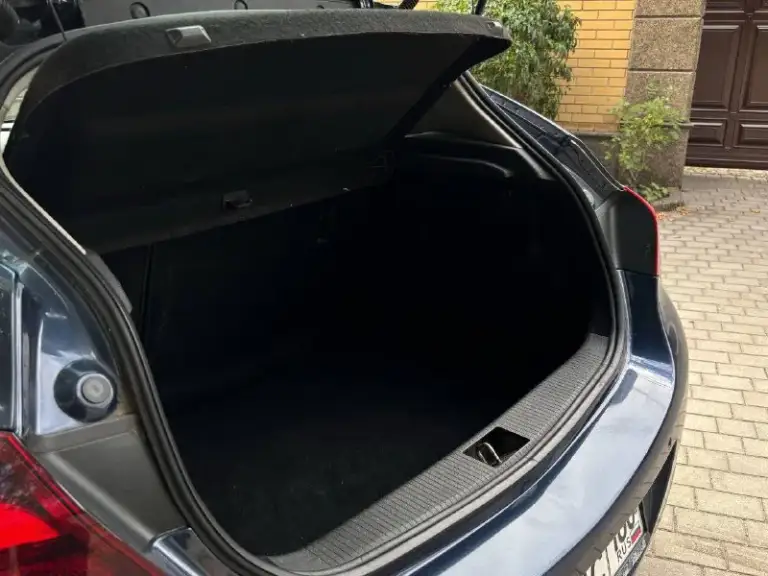 Opel astra j рейсталенг
Год выпуска 2012 конец,
Объем двигателя 1.6 16v
Кпп 5 ступенчатая
Родной пробег 158.000 т км
Один владелец,
Авто, всю жизнь, в одной семье,

Состояние кузова впечатляет
Рыжиков сколов и тд нет !
Авто в отличном состояние
В красивом цвете синий металлик,

Богатая комплектация,
Круиз контроль,
Двух зонный климат контроль,
Датчик света,
Датчик дождя,
Комбинированный салон,
Подогрев сидений,
Подогрев руля,
Подогрев стекла,
Полный электростеклопакет,
Парктроники,
Хорошая акустика,
Комплект резины с дисками,
Две пары заводских ключей,
Сервисные книжки и т. П,

Автомобиль без вложений!
Готов на любое сто
Я владелец по документам
Продаже с оформлением в мрэо

Осмотр г. Донецк
Цена 725.000.р
Аргументированный торг

Номер телефона
+79494873571 - фотография - 9