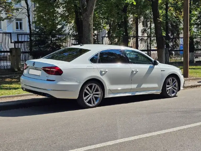 Продам volkswagen passat r-line
2017 Года
Пробег 170.000км
Двигатель 1.8t, без каких либо проблем. Коробка переключает без пинков, мягко и плавно.
Комплектация : бортовой компьютер, датчик давления в шинах, подогрев сидений, датчик света, дневные ходовые огни, парктроники,
Камера заднего вида,
Светлый кожаный салон, кожаный руль,
Круиз-контроль, климат-контроль, андроид мультимедия с большим сенсорным монитором.
Функция аварийного торможения.
Машина юридически чистая.
Осмотр донецк
Цена: 1.800.000₽, торг быстрому покупателю
☎️📞 +7(949)3406469
📲 Tg: @vladadeemchenkoo
📞 Звоните: +7(949)3406469 - фотография - 2