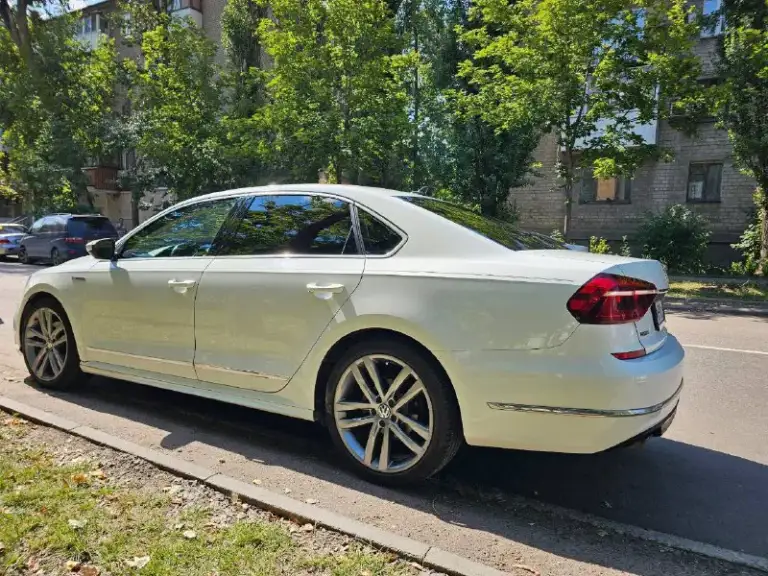Продам volkswagen passat r-line
2017 Года
Пробег 170.000км
Двигатель 1.8t, без каких либо проблем. Коробка переключает без пинков, мягко и плавно.
Комплектация : бортовой компьютер, датчик давления в шинах, подогрев сидений, датчик света, дневные ходовые огни, парктроники,
Камера заднего вида,
Светлый кожаный салон, кожаный руль,
Круиз-контроль, климат-контроль, андроид мультимедия с большим сенсорным монитором.
Функция аварийного торможения.
Машина юридически чистая.
Осмотр донецк
Цена: 1.800.000₽, торг быстрому покупателю
☎️📞 +7(949)3406469
📲 Tg: @vladadeemchenkoo
📞 Звоните: +7(949)3406469 - фотография - 5