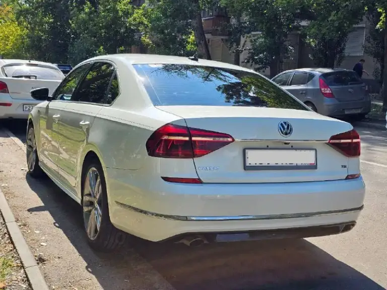 Продам volkswagen passat r-line
2017 Года
Пробег 170.000км
Двигатель 1.8t, без каких либо проблем. Коробка переключает без пинков, мягко и плавно.
Комплектация : бортовой компьютер, датчик давления в шинах, подогрев сидений, датчик света, дневные ходовые огни, парктроники,
Камера заднего вида,
Светлый кожаный салон, кожаный руль,
Круиз-контроль, климат-контроль, андроид мультимедия с большим сенсорным монитором.
Функция аварийного торможения.
Машина юридически чистая.
Осмотр донецк
Цена: 1.800.000₽, торг быстрому покупателю
☎️📞 +7(949)3406469
📲 Tg: @vladadeemchenkoo
📞 Звоните: +7(949)3406469 - фотография - 6