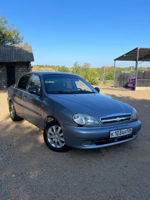 Продам chevrolet lanos в рабочем состоянии.
Цена: 175.000 руб. + торг.
Из того, что было сделано: ступичные подшипники, шаровые, салейнтблоки, сальники, рулевые наконечники, стойки стабилизатора, втулки стабилизатора, задние амортизаторы, левый рычаг в сборе, свечи, комплект грм с роликом. Замена масла в двс и кпп, все фильтра.
Максимальная комплектация sx: подушка безопасности, передние электростеклоподъемники, бортовой компьютер, магнитофон аура, 4 колонки, кондиционер, подогрев зеркал, гур, сигнализация, задний парктроник.
Год выпуска: 2009 г.
Двигатель: 1.5
Пробег: 262.017 км.
Кпп: механическая, 5-ти ступенчатая.
По двигателю никаких нареканий нет. Коробка также переключает плавно каждую передачу, не хрустит, не вылетает. Кузов в нормальном состоянии для 2009 года (есть косяк по заднему правому крылу, на скорость не влияет). Нужно понимать, что авто не новое. В идеале она была в 2009 году !!!
Из вложений:
1. Нужно заменить сальник гура.
2. Левую опору в сборе.
К
📞 Звоните: +7(949)5041430 - фотография - 2