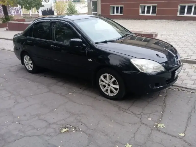 Продам мицубиси лансер 1.6, 2004г, пробег 330т.
, Переоформления. Без проблемы
Новая летняя резина, новое лобовое стекло.
Недавно поменял ступичные подшипники вкруг новые, тормозные диски вкруг новые, опорные подшипники новые. Гидрокомпенсаторы новые, все 16 штук.
Свечи, провода, катушки новые. Масло, фильтра
Заменил 1000км назад.
Кондер работает, неплохая музыка, процессорная магнитола. 4ре стеклаподъёмника, подогрев сидений, сигнализация. Очень хороший led свет.
Ходовка как мячик, коробка не выбивает отрабатывает на отлично. Двигатель работает очень хорошо, компрессия по 16.
Машина на ходу каждый день.
Не гнилая, много где обработана, багажник в шумке. , машина не новая.
Находится в г. Торез
Цена 295
+79494260591
==============================
📞 Звоните: +7(949)4260591 - фотография - 3