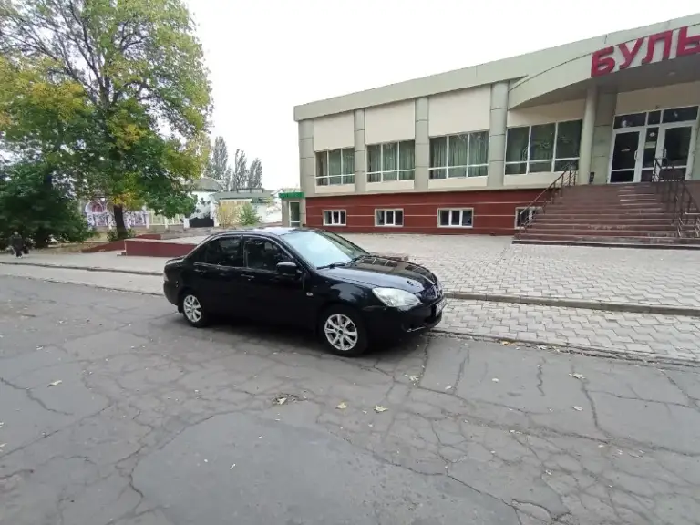 Продам мицубиси лансер 1.6, 2004г, пробег 330т.
, Переоформления. Без проблемы
Новая летняя резина, новое лобовое стекло.
Недавно поменял ступичные подшипники вкруг новые, тормозные диски вкруг новые, опорные подшипники новые. Гидрокомпенсаторы новые, все 16 штук.
Свечи, провода, катушки новые. Масло, фильтра
Заменил 1000км назад.
Кондер работает, неплохая музыка, процессорная магнитола. 4ре стеклаподъёмника, подогрев сидений, сигнализация. Очень хороший led свет.
Ходовка как мячик, коробка не выбивает отрабатывает на отлично. Двигатель работает очень хорошо, компрессия по 16.
Машина на ходу каждый день.
Не гнилая, много где обработана, багажник в шумке. , машина не новая.
Находится в г. Торез
Цена 295
+79494260591
==============================
📞 Звоните: +7(949)4260591 - фотография - 7