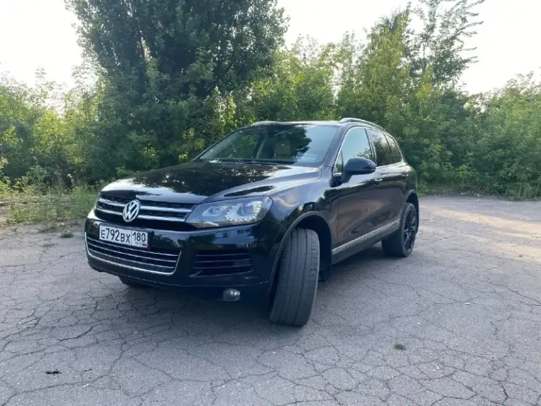 Продам volkswagen touareg nf 3.0 тди 2014 год
Пробег 240т
Я владелец, машина семейная. Проблем никаких нет, все обслуживал вовремя. Год назад менял раздатку, передний и задний редуктор ( все делал на салоне volkswagen в ростове, все чеки по работам есть) на предыдущей замене менялись, сайлент блоки и тормозные колодки. За машину не стыдно, вся в родном окрасе, все стекла родные.
Комплектация хорошая, есть все кроме люка.
Два комплекта дисков с резиной, летняя резина новая, покупал в начале года. Все вопросы по телефону +79494325157
Цена 2.3🍋 торг у капота
📞 Звоните: +7(949)4325157 - фотография - 4