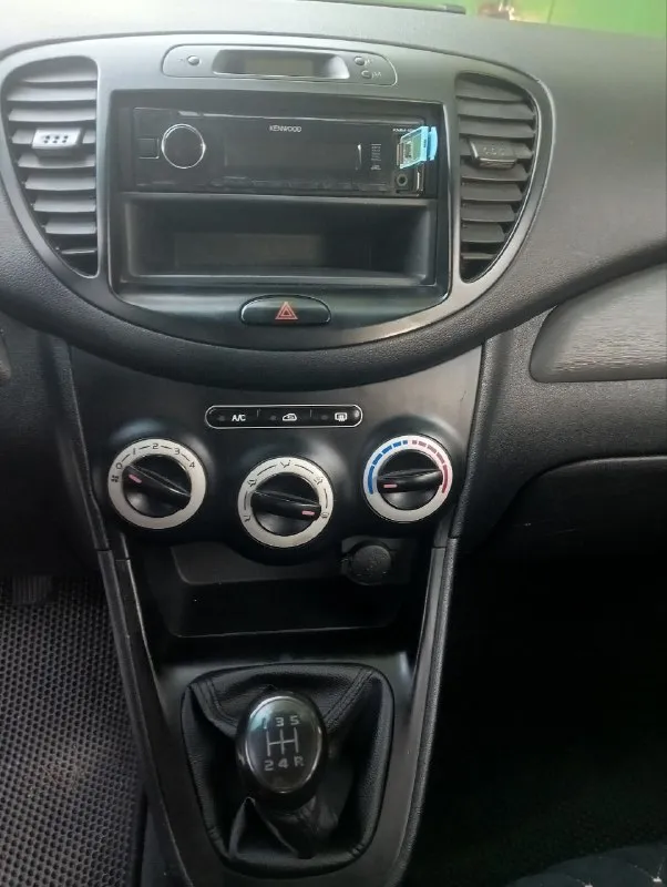 Продам hyundai i10
2008 Г.
Мотор 1.1
164000 Тыс. Пробега
Машина в родной краске (крашен только капот)
Не бита.
Стекла все родные.
Машина месная 2хозяина по птс
Комлектация:
Все стеклоподьемники.
Электро регулер. Зеркал.
Эур.
Абс.
Кондиционер
Дисковые тормоза по кругу.
Доводчики стёкол
Зимня резина на дисках, в комплекте!
С документами все порядке, продажа от собственника!
Машина находиться в г. Волноваха
Цена 490 000.торг
+79490056965 - фотография - 2