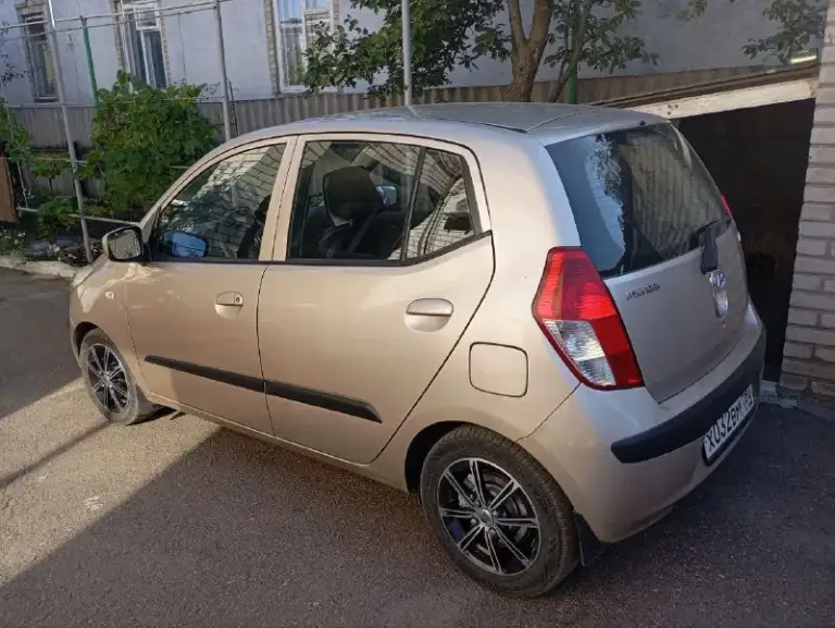 Продам hyundai i10
2008 Г.
Мотор 1.1
164000 Тыс. Пробега
Машина в родной краске (крашен только капот)
Не бита.
Стекла все родные.
Машина месная 2хозяина по птс
Комлектация:
Все стеклоподьемники.
Электро регулер. Зеркал.
Эур.
Абс.
Кондиционер
Дисковые тормоза по кругу.
Доводчики стёкол
Зимня резина на дисках, в комплекте!
С документами все порядке, продажа от собственника!
Машина находиться в г. Волноваха
Цена 490 000.торг
+79490056965 - фотография - 5