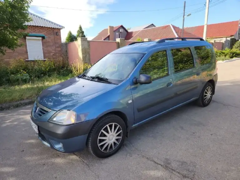 Продам dacia logan 2008 год 7 мест. 1.6 8 клапанов 90 л. С, кпп механика. Машина местная куплена в донецке в салоне. Комплектация- кондиционер, передние стеклоподьемники, гур, птф, air bag, центральный замок, электро зеркала, сигнализация. Г макеевка, цена 650000 р. +79493081144
📞 Звоните: +7(949)3081144 - фотография - 3