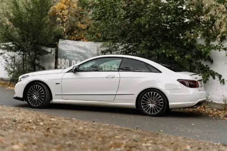 Продам mercedes e250cgi
Кузов: купе
Пробег: 240000
Двигатель: 1.8 турбо бензин
Автомобиль который собирает взгляды окружающих. Салон родной (перешивали только руль)
Магнитола с carplay
Любые проверки за ваш счет.
Цена: 1.8🍋 рублей (торг у капота)
По вопросам приобретения : +79490010101 дмитрий
Полное переоформление в мрэо
📞 Звоните: +7(949)0010101 - фотография - 1