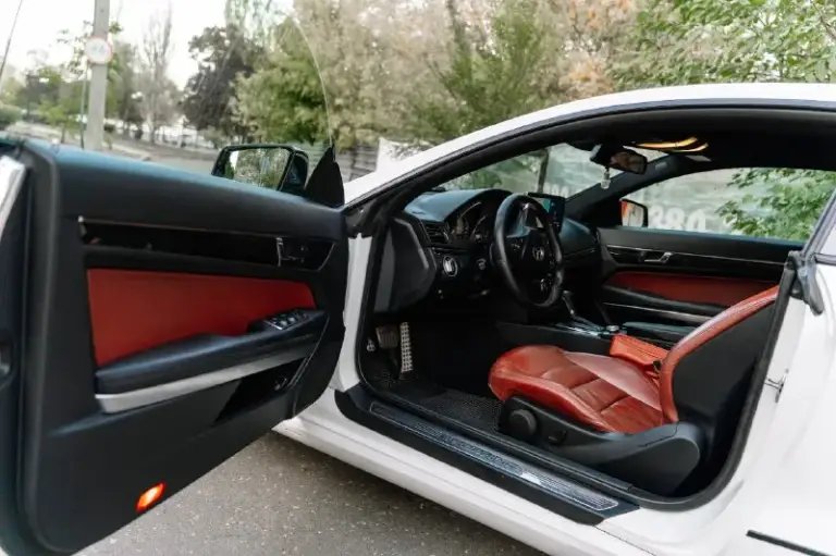 Продам mercedes e250cgi
Кузов: купе
Пробег: 240000
Двигатель: 1.8 турбо бензин
Автомобиль который собирает взгляды окружающих. Салон родной (перешивали только руль)
Магнитола с carplay
Любые проверки за ваш счет.
Цена: 1.8🍋 рублей (торг у капота)
По вопросам приобретения : +79490010101 дмитрий
Полное переоформление в мрэо
📞 Звоните: +7(949)0010101 - фотография - 4