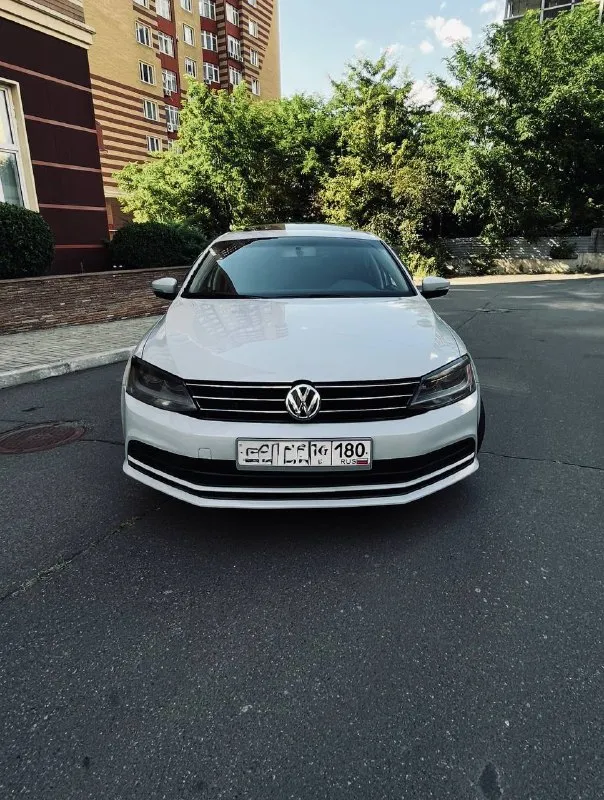 Продам volkswagen jetta 6 se рестайлинг
Год выпуска 2017,мотор 1.4 tsi.
Коробка: автомат (надежный, aisin 09g). Пробег: 153.000км(родной)

Цена: 1.550.000 руб торг

📍Автомобиль отличном состоянии. Мотор и коробка работают отлично. Салон чистый и ухоженный. Гаражное хранение.

📍Комплектация: черная кожа, люк, мультимедиа rcd 360 с car play и android auto, камера заднего вида, кондиционер, 3х режимный подогрев сидений, мультируль, стеклоподъемники, электропривод и подогрев зеркал заднего вида, подушки безопасности.

⚙️Автомобиль полностью обслужен (замена масла каждый 6-7 тысяч). Список проведенных работ могу предоставить при встречи или в личных сообщениях.

🏠Осмотр днр г. Донецк
📱Подробности по телефону или в лс:
+79494977060 - фотография - 1