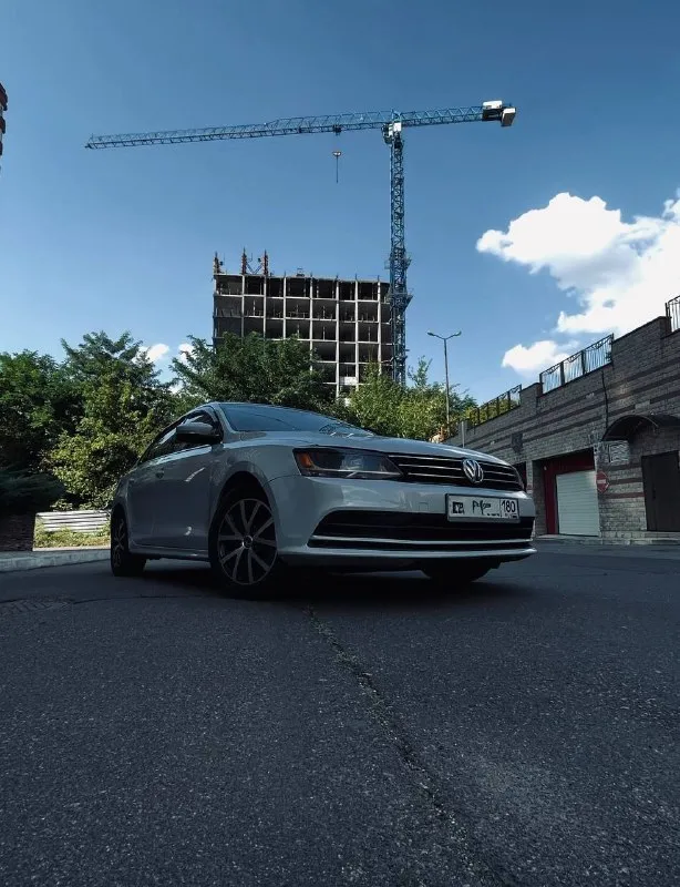 Продам volkswagen jetta 6 se рестайлинг
Год выпуска 2017,мотор 1.4 tsi.
Коробка: автомат (надежный, aisin 09g). Пробег: 153.000км(родной)

Цена: 1.550.000 руб торг

📍Автомобиль отличном состоянии. Мотор и коробка работают отлично. Салон чистый и ухоженный. Гаражное хранение.

📍Комплектация: черная кожа, люк, мультимедиа rcd 360 с car play и android auto, камера заднего вида, кондиционер, 3х режимный подогрев сидений, мультируль, стеклоподъемники, электропривод и подогрев зеркал заднего вида, подушки безопасности.

⚙️Автомобиль полностью обслужен (замена масла каждый 6-7 тысяч). Список проведенных работ могу предоставить при встречи или в личных сообщениях.

🏠Осмотр днр г. Донецк
📱Подробности по телефону или в лс:
+79494977060 - фотография - 2