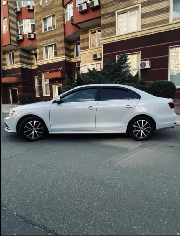 Продам volkswagen jetta 6 se рестайлинг
Год выпуска 2017,мотор 1.4 tsi.
Коробка: автомат (надежный, aisin 09g). Пробег: 153.000км(родной)

Цена: 1.550.000 руб торг

📍Автомобиль отличном состоянии. Мотор и коробка работают отлично. Салон чистый и ухоженный. Гаражное хранение.

📍Комплектация: черная кожа, люк, мультимедиа rcd 360 с car play и android auto, камера заднего вида, кондиционер, 3х режимный подогрев сидений, мультируль, стеклоподъемники, электропривод и подогрев зеркал заднего вида, подушки безопасности.

⚙️Автомобиль полностью обслужен (замена масла каждый 6-7 тысяч). Список проведенных работ могу предоставить при встречи или в личных сообщениях.

🏠Осмотр днр г. Донецк
📱Подробности по телефону или в лс:
+79494977060 - фотография - 4