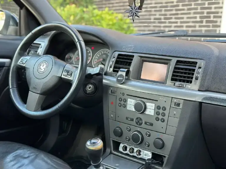 В продаже.
Opel vectra c
Год выпуска: 2007
Обьем мотора: 1.8
Коробка: механическая 5-ступка
Пробег: 238.000 км родного пробега подтвержденого автотекой.
Описание автомобиля: автомобиль в отличном состоянии без вложений, мотор шепчет без троения и дыма, коробка без вылетов и без хруста, ходовая часть мягенькая без посторонних звуков. Новая летняя резина. Без жучков и гнили.
Комплектация автомобиля: двух зонный климат контроль, кожаный салон, abs, airbag, курсовая устойчивость, задний парктроники, гур, все стекла подьемники с доводчиком, подогрев передних сидений, сигнализация центральный замок, и многое другое. Комплектация жырная!
Осмотр: донецк/макеевка по договоренности.
Автотека по запросу.
Цена: 510.000 тис руб не большой торг у капота.
Связь +79494046797 - фотография - 5