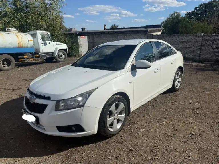 🚘Продам chevrolet cruze 2012 года.
✅Объем двигателя 1.8.
✅Коробка автомат.
✅Пробег 237 тысяч км.
✅Резина зима/лето.
✅Кондиционер, подогрев передних сидений. Печка работает очень хорошо.
✅4 Владелец, владею 2 года, каждый владел по 3-4 года.
✅Машина в отличном состоянии езжу каждый день, без проблем езжу на расстояния 1200км туда/обратно.
📌Крашено заднее водительское крыло.
✅Все технические моменты на которые стоит обратить внимания расскажу.
✅Г. Красный луч.
💰Цена: 695.000 руб. Торг.
+79591850783 Андрей
📞 Звоните: +7(959)1850783 - фотография - 2