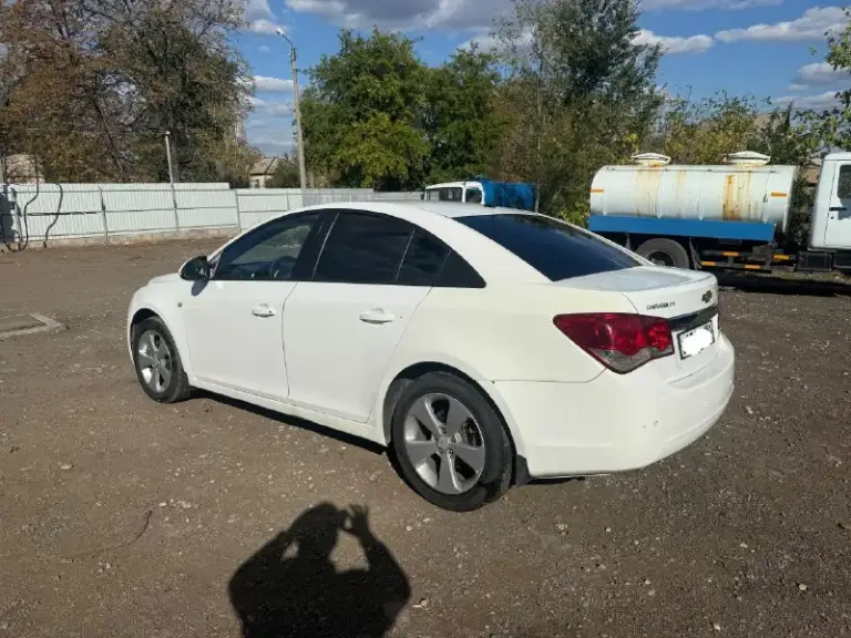 🚘Продам chevrolet cruze 2012 года.
✅Объем двигателя 1.8.
✅Коробка автомат.
✅Пробег 237 тысяч км.
✅Резина зима/лето.
✅Кондиционер, подогрев передних сидений. Печка работает очень хорошо.
✅4 Владелец, владею 2 года, каждый владел по 3-4 года.
✅Машина в отличном состоянии езжу каждый день, без проблем езжу на расстояния 1200км туда/обратно.
📌Крашено заднее водительское крыло.
✅Все технические моменты на которые стоит обратить внимания расскажу.
✅Г. Красный луч.
💰Цена: 695.000 руб. Торг.
+79591850783 Андрей
📞 Звоните: +7(959)1850783 - фотография - 3
