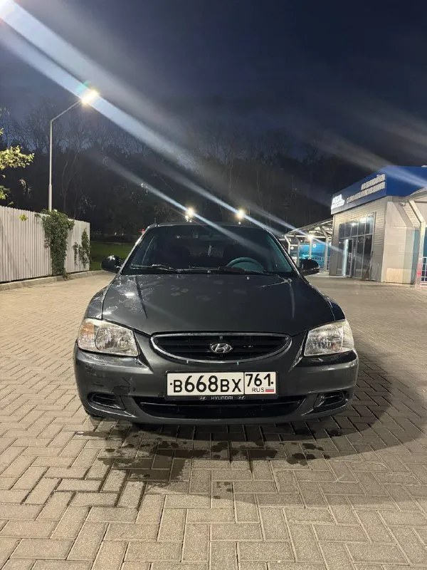 Продам hyundai accent tagaz 2008 года. Двигатель 1.5. Пробег 185.000 км.
Комплектация:
Гур
Кондиционер
4 Стеклоподъемника
Подогрев лобового и заднего стекла.
Кпп 5 ступка.
Заводится с пол тычка.
Расход по городу 9.5, трасса 6-7.
Недавно происходила замена 3 шрусов, менялся радиатор печки, рулевая рейка отремонтирована, компрессор кондиционера отремонтированный, кондиционер заправляли до полного (работает отлично), колодки в круг, плюс колодки ручника и троса, залит новый дорогой антифриз, новый акб.
Была замена катушки, бронепроводов, свечей зажигания (неделю назад).
Масло и все фильтра менялись 200км назад.
В комплект идут 4 летние шины на литых дисках и 4 зимние шины на штампах + запаска.
Фары - стоят шикарные линзы. Машина тонированная в круг ( лобовое - атермальная плека) ночью дорогу видно просто шикарно.
Машина на ходу каждый день, сел поехал.
Цена: 600.000 (хороший торг реальному покупателю).
Местонахождение: г. Мариуполь, готов приве
📲 Tg: @im_vladislavapugach
📞 Звоните: +7(949)0585653 - фотография - 3