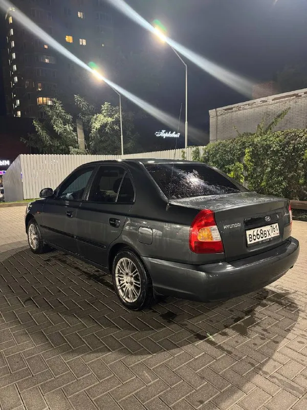 Продам hyundai accent tagaz 2008 года. Двигатель 1.5. Пробег 185.000 км.
Комплектация:
Гур
Кондиционер
4 Стеклоподъемника
Подогрев лобового и заднего стекла.
Кпп 5 ступка.
Заводится с пол тычка.
Расход по городу 9.5, трасса 6-7.
Недавно происходила замена 3 шрусов, менялся радиатор печки, рулевая рейка отремонтирована, компрессор кондиционера отремонтированный, кондиционер заправляли до полного (работает отлично), колодки в круг, плюс колодки ручника и троса, залит новый дорогой антифриз, новый акб.
Была замена катушки, бронепроводов, свечей зажигания (неделю назад).
Масло и все фильтра менялись 200км назад.
В комплект идут 4 летние шины на литых дисках и 4 зимние шины на штампах + запаска.
Фары - стоят шикарные линзы. Машина тонированная в круг ( лобовое - атермальная плека) ночью дорогу видно просто шикарно.
Машина на ходу каждый день, сел поехал.
Цена: 600.000 (хороший торг реальному покупателю).
Местонахождение: г. Мариуполь, готов приве
📲 Tg: @im_vladislavapugach
📞 Звоните: +7(949)0585653 - фотография - 5