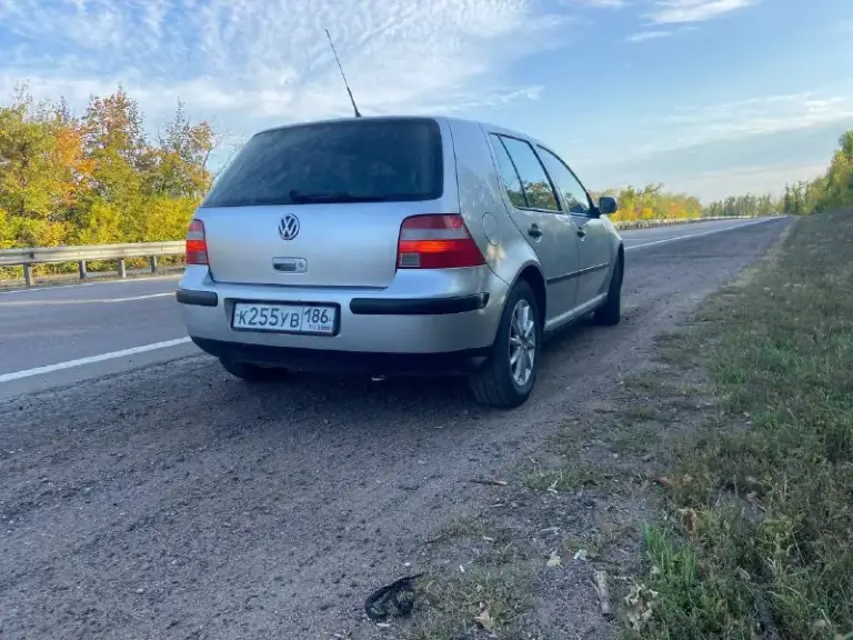 Продам чистого немца
Golf 4 2003г
1.6 Бензин/газ (вписан)
Коробка автомат
Пробег 230
Полный электропакет, климат, хорошая магнитола(nakamichi), камера заднего вида, led свет.
Автомобиль в хорошем состоянии для своих лет, едет бодро, перепрошита на евро 2, двигатель после капиталки(221км), коробка после ремонта и зпамены масла(227км), пороги переварены, недавно поменял тормозные диски и колодки, ремень грм, все тех. Жидкости, руль обтянут кожей, есть нюансы по кузову (нужно подкрашивать, гнили и ржавчины нет)
Цена 550 минимальный торг реальному покупателю, я собственник, владею с 2021 года, пригнан из германии, я первый владелец в украине и рф. Не расчитывайте увидеть новый автомобиль. Есть незначительные ошибки, которые на динамику и расход не влияют. Переоформление в мрэо
Осмотр мариуполь +79495520152
📲 Tg: @mive13
📞 Звоните: +7(949)5520152 - фотография - 2