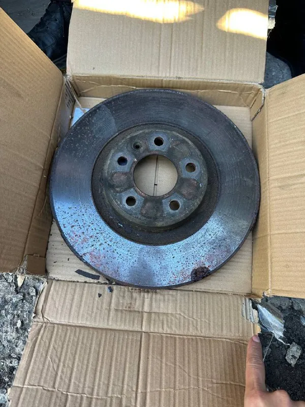 Продам:
-2 Колеса bridgestone зима 235/55/r19 за 3000 руб
-4 Колеса michelin все сезонная 215/65/r17 за 10000 руб
- Диски тормозные с audi q5/a4 оригинал ( прошли 53000 км) за 3000 руб/ пара
- Есть также магнитола с тигуана 2019 года в полностью рабочем состоянии( треснут сенсор в нижнем левом углу, на работу не влияет) за 3000 руб +79493530212 - фотография - 3
