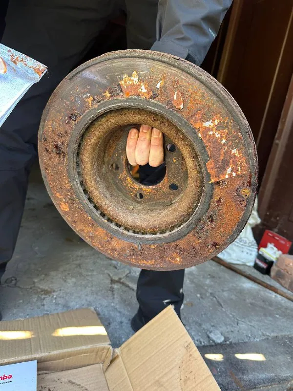 Продам:
-2 Колеса bridgestone зима 235/55/r19 за 3000 руб
-4 Колеса michelin все сезонная 215/65/r17 за 10000 руб
- Диски тормозные с audi q5/a4 оригинал ( прошли 53000 км) за 3000 руб/ пара
- Есть также магнитола с тигуана 2019 года в полностью рабочем состоянии( треснут сенсор в нижнем левом углу, на работу не влияет) за 3000 руб +79493530212 - фотография - 4