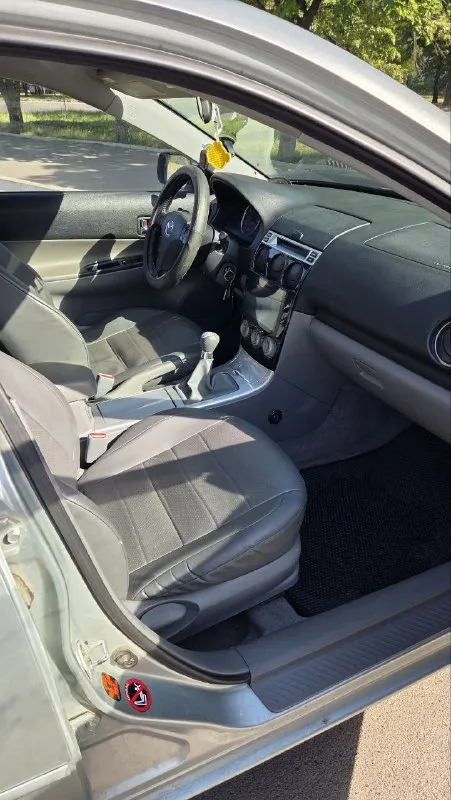 Продаю mazda 6 gg 2003 года
Пробег: 205 000 км
Двигатель: 2.0, бензин
Коробка передач: механика
Состояние: хорошее
Технически и внешне в хорошем состоянии, фото соответствуют реальности.

Кузов: полностью в заводском окрасе

Комплектация:
Кондиционер
Электростеклоподъёмники 4
Мульти-руль
Подушки безопасности
Abs
Dsc
Круиз-контроль

Цена: 500 тыс. ₽, аргументированный торг у капота!
Осмотр: донецк
Телефон: +79493485704 - фотография - 3