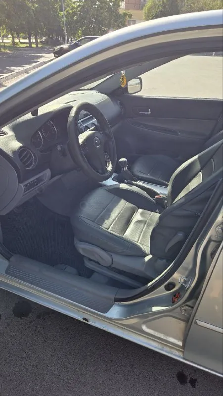 Продаю mazda 6 gg 2003 года
Пробег: 205 000 км
Двигатель: 2.0, бензин
Коробка передач: механика
Состояние: хорошее
Технически и внешне в хорошем состоянии, фото соответствуют реальности.

Кузов: полностью в заводском окрасе

Комплектация:
Кондиционер
Электростеклоподъёмники 4
Мульти-руль
Подушки безопасности
Abs
Dsc
Круиз-контроль

Цена: 500 тыс. ₽, аргументированный торг у капота!
Осмотр: донецк
Телефон: +79493485704 - фотография - 7