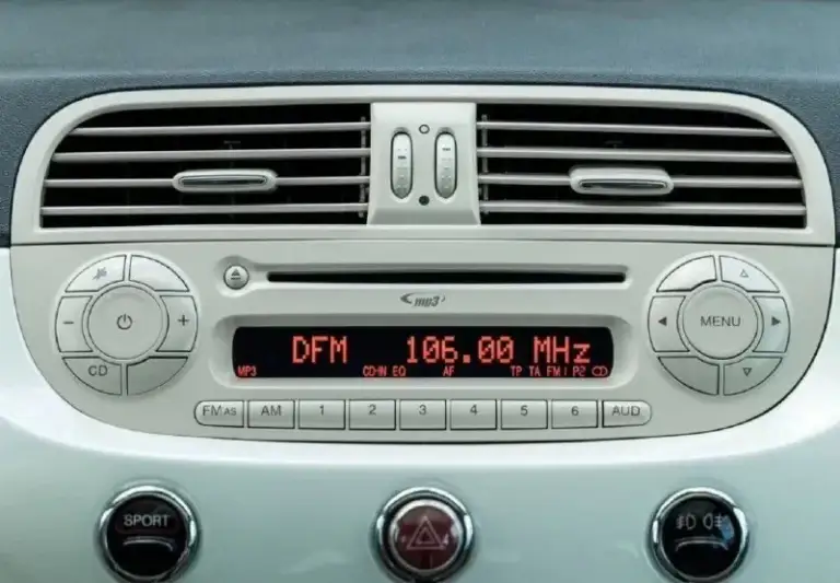 Продается личное авто fiat 500 – маленькая маневренная машинка для комфортных поездок! Донецк

🌟 Год выпуска: 2013 
🚗 Двигатель: 1.4л бензин, 100 л. С.  
🛣️Пробег: 130 000 км
⚙️ Коробка передач: автомат aisin на 6 передач (спорт и зимний режим) 
☀️ Панорамный люк: сдвигающийся с шторкой для отличного освещения 
🛋️ Салон: кожаный, стильный и удобный 

Идеальный автомобиль для городских условий! Компактные размеры и высокая маневренность позволят легко парковаться в любых местах, а мощный двигатель обеспечит динамичное движение. Кожаный салон добавляет роскоши и комфорта, а панорамный люк создаст атмосферу свободы и свежести в каждой поездке.

Цена: 850 000 ₽
Контакт: +79493900603 артем

Не упустите возможность стать владельцем этого стильного и надежного автомобиля! - фотография - 6
