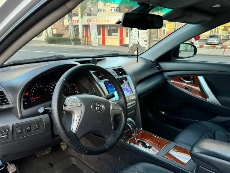 Продам надёжный семейный автомобиль toyota camry 45 рестайлинг 2011 года выпуска
Возможен обмен!
Автомобиль на обычном автомате. Коробка переключает отлично, без пинков и рывков. 2.4 бензин, работает идеально.
Авто технически в полном идеале, не требует никаких вложений! Готов к любым проверкам. По кузову также в очень достойном состоянии, без гнили и ржавчины! Весь ровный и красивый.
Хорошая комплектация: климат контроль, подогревы сидений, круиз контроль, мультируль, датчики дождя и света.
Цена 1.095.000 ₽, возможен торг быстрому покупателю!
☎️ +7 (949) 453-80-40
📞 Звоните: +7(949)4538040 - фотография - 7