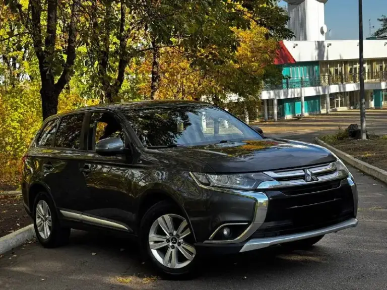 Продам семейный автомобиль mitsubishi outlander 2018 года выпуска
Возможен обмен
Автомобиль на самом надёжном моторе 2.0 бензин. Работает отлично! Не троит и не дымит. Коробка без каких либо нареканий. Ходовая часть также вся обслужена!
Очень красивый графитовый цвет. Машина в родной краске! Имеет только один окрас
По документам полный порядок, возможен любой вид переоформления.
Осмотр в центре донецка
Цена 1.780.000 ₽, возможен торг у авто.
☎️ +7 (949) 628-72-17
📞 Звоните: +7(949)6287217 - фотография - 3