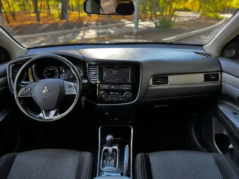 Продам семейный автомобиль mitsubishi outlander 2018 года выпуска
Возможен обмен
Автомобиль на самом надёжном моторе 2.0 бензин. Работает отлично! Не троит и не дымит. Коробка без каких либо нареканий. Ходовая часть также вся обслужена!
Очень красивый графитовый цвет. Машина в родной краске! Имеет только один окрас
По документам полный порядок, возможен любой вид переоформления.
Осмотр в центре донецка
Цена 1.780.000 ₽, возможен торг у авто.
☎️ +7 (949) 628-72-17
📞 Звоните: +7(949)6287217 - фотография - 7
