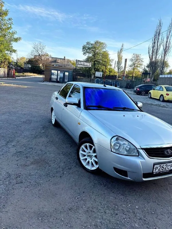 Продам личное авто :
Лада приора 2013 г. В.
В отличном состоянии как внешне так и технически. Вложений никаких не нужно от слова совсем. Мотор полностью откапитален 15 тыс. Назад по причине обрыва ремня грм. Коробка полностью перебрана 7 тыс назад. По ходовой части все в отличном состоянии. Обслуживалось все вовремя и устанавливались только дорогие запчасти. Абсолютно новая резина 195/50/15
По комплектации:
Эур
Кондиционер заправлен в августе этого года
2 Стеклоподъемника
Электро регулировка зеркал с подогревом
Полностью в круг дорогой led свет
Навигация с бортовым компьютером
Хорошая штатная музыка с блютузом
Пробег 197к пробег растет машина каждый день ездит. С документами полный порядок, переоформление без проблем.
Цена 450 тыс руб с адекватным торгом.
+79494032432 - фотография - 2