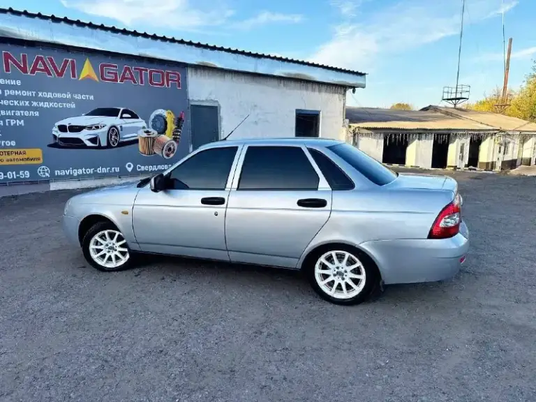 Продам личное авто :
Лада приора 2013 г. В.
В отличном состоянии как внешне так и технически. Вложений никаких не нужно от слова совсем. Мотор полностью откапитален 15 тыс. Назад по причине обрыва ремня грм. Коробка полностью перебрана 7 тыс назад. По ходовой части все в отличном состоянии. Обслуживалось все вовремя и устанавливались только дорогие запчасти. Абсолютно новая резина 195/50/15
По комплектации:
Эур
Кондиционер заправлен в августе этого года
2 Стеклоподъемника
Электро регулировка зеркал с подогревом
Полностью в круг дорогой led свет
Навигация с бортовым компьютером
Хорошая штатная музыка с блютузом
Пробег 197к пробег растет машина каждый день ездит. С документами полный порядок, переоформление без проблем.
Цена 450 тыс руб с адекватным торгом.
+79494032432 - фотография - 4
