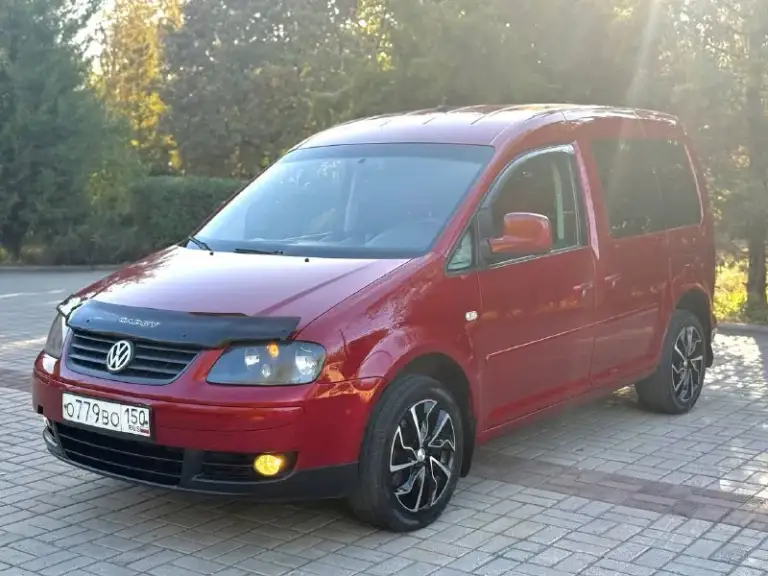 Срочная продажа! Vw caddy life, пассажир, на территории рф с 2006 г, оригинальный птс, два владельца за весь период, первый (2006-2019г) второй (2019-н. В) в дтп не участвовал, в родном окрасе. Пороги, днище, низа дверей - всё целое. Двигатель 1.6 л mpi, неприхотливый и надёжный исходя со всей линейки, только заменил ремни, ролики, помпу, масла и фильтра. Очень редкая комплектация. Прочие вопросы - при осмотре. Ценник 620 тыс руб, с дисками на фото +20 тыс. Контакты : +79494531233 или же +79517679727 территориально находится в г. Макеевка (центр) - фотография - 5