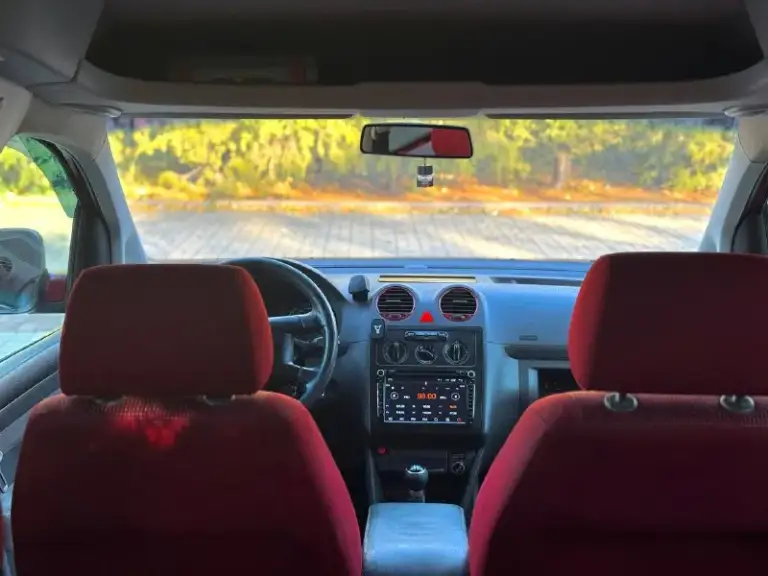 Срочная продажа! Vw caddy life, пассажир, на территории рф с 2006 г, оригинальный птс, два владельца за весь период, первый (2006-2019г) второй (2019-н. В) в дтп не участвовал, в родном окрасе. Пороги, днище, низа дверей - всё целое. Двигатель 1.6 л mpi, неприхотливый и надёжный исходя со всей линейки, только заменил ремни, ролики, помпу, масла и фильтра. Очень редкая комплектация. Прочие вопросы - при осмотре. Ценник 620 тыс руб, с дисками на фото +20 тыс. Контакты : +79494531233 или же +79517679727 территориально находится в г. Макеевка (центр) - фотография - 8