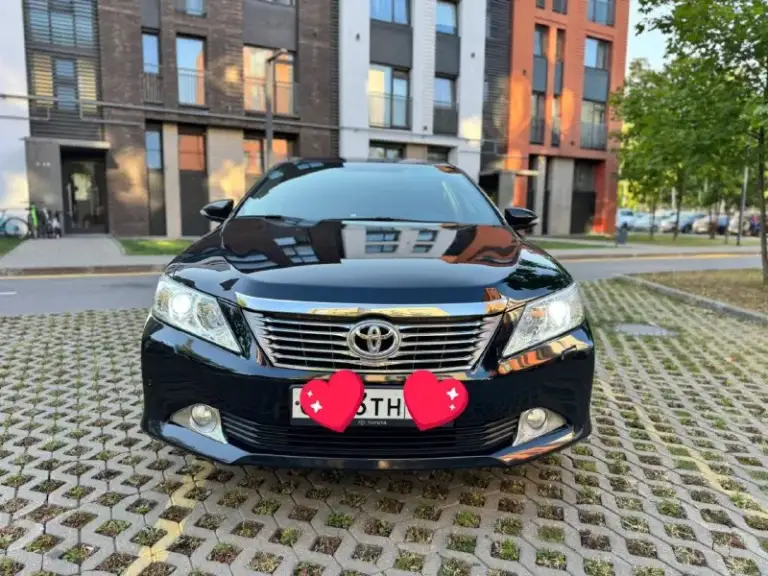 Toyota camry, 2.5 объём, пробег 127.000, реальный, отличная комплектация, кожаный салон, камера, климат, датчики, подогревы, круиз, парктроник перед/зад, музыка android, всё исправно работает, без дтп, стекла все оригинал, без вложений, полностью обслужен, два комплекта резины, низ обработан антикор, установлено противоугонное устройство, птс оригинал, три 🔑, vin:xw7bf4fk50s009457. Достойный автомобиль. Собственник. 1,75🍋 +79493244177
📲 Tg: виталий
📞 Звоните: +7(949)3244177 - фотография - 6