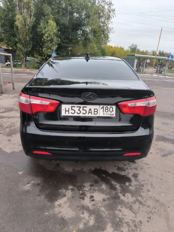 Продаю kia rio 2011 (3 поколение). Мотор 1.6 (123 л. С. ) коробка автомат. Пробег 200 т. Км. Оригинальный.
Автомобиль в хорошем состоянии. По кузову есть незначительные сколы. Технически в отличном состоянии: двигатель работает отлично, бодро набирает скорость (замена цепи на 180 т. Км. , вырезан катализатор, прошита (+13% мощности)); акпп тоже без нареканий, не пинается; по ходовой все тихо и мягко. Гаражное хранение. В комплектации: гур, кондиционер, подогрев передних сидений, хорошая мультимедиа, мультируль, полный электропакет, противоугонная система, 2 комплекта резины.
Цена 850 000 руб. (торг реальному покупателю).
Осмотр макеевка, донецк.
Я владелец, только переоформление в мрэо!  Подробнее по тел. +79493344803 - фотография - 2