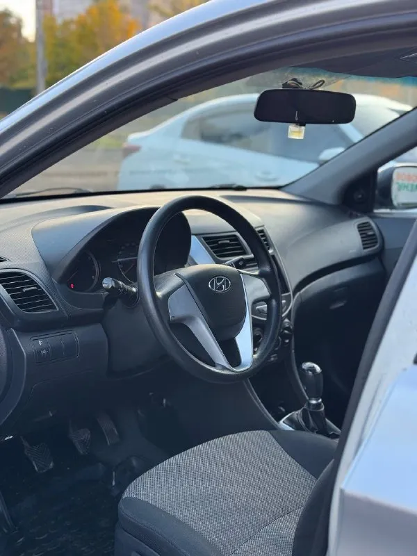 Продам hyundai solaris 2012 года !
Объем двигателя: 1.6( цепной надежный мотор)
Коробка передач-5-ступенчатая механика
Пробег:171.000 км
Год выпуска-2012
По кузову в хорошем состоянии, без гнили и ржавчины
Машина в отличном техническом состоянии
4.000 Км назад было сделано то:
-Замена антифриза
-Замена тормозной жидкости
-Замена жидкости гур
-Замена масла и фильтров
-Замена задних сайлентблоков
-Перезаправка кондиционера ( дует на 5/5)
Удалил катализатор, и перепрошил !!!
Расход топлива- 6.7 л/100 км
На машине стоит хорошая летняя резина
Kumho 24 года выпуска, свежая, проехала очень мало
В подарок отдам почти новую зимнюю резину kumho!
Не такси, не каршеринг!
Переоформление без проблем, могу с вами присутствовать в мрэо

Все дополнительные вопросы по телефону:
+79495219479
Цена:745.000 тыс рублей ( хороший торг) - фотография - 1