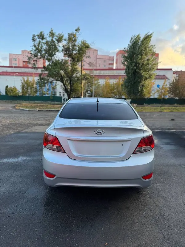 Продам hyundai solaris 2012 года !
Объем двигателя: 1.6( цепной надежный мотор)
Коробка передач-5-ступенчатая механика
Пробег:171.000 км
Год выпуска-2012
По кузову в хорошем состоянии, без гнили и ржавчины
Машина в отличном техническом состоянии
4.000 Км назад было сделано то:
-Замена антифриза
-Замена тормозной жидкости
-Замена жидкости гур
-Замена масла и фильтров
-Замена задних сайлентблоков
-Перезаправка кондиционера ( дует на 5/5)
Удалил катализатор, и перепрошил !!!
Расход топлива- 6.7 л/100 км
На машине стоит хорошая летняя резина
Kumho 24 года выпуска, свежая, проехала очень мало
В подарок отдам почти новую зимнюю резину kumho!
Не такси, не каршеринг!
Переоформление без проблем, могу с вами присутствовать в мрэо

Все дополнительные вопросы по телефону:
+79495219479
Цена:745.000 тыс рублей ( хороший торг) - фотография - 2