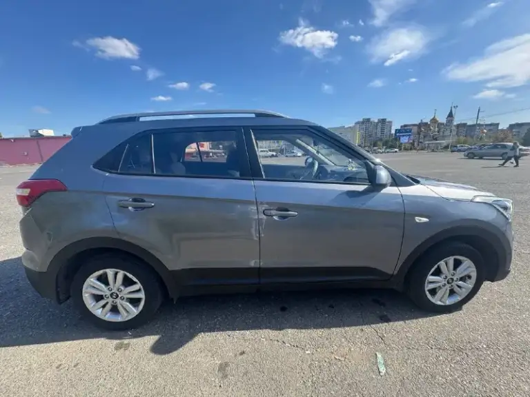 💶 1 950 000 
📮 Донецк
🚘 Hyundai creta
📅 2019
📊 Пробег: 52000
⛽ 2.0, Бензин, акпп
1 Владелец, не бита, не крашена. Дтп не было, состояние отличное. Трещина на лобовом от камня. Торг присутствует.

☎ +79493523341, +79493280505 - фотография - 1