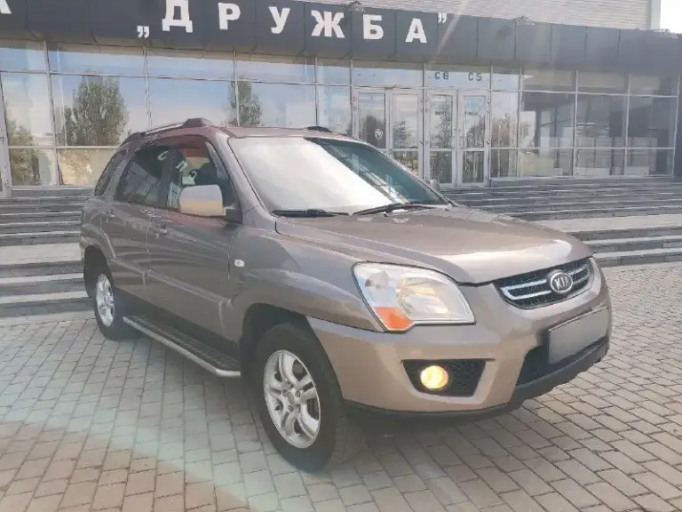 Kia sportage
Киа спортейдж рестайлинг
Год 2010
Пробег 148.000 км
Бензин 2.0л
Кпп механическая
Автомобиль в прекрасном состоянии в дтп не участвовал кузов без вмятин и царапин проведена доп антикор обработка кузова дно пороги стаканы все целое чистый опрятный салон мотор работает как часики масло не расходует ходовая часть плотная без посторонних шумов долговечная механическая коробка передач работает отлично плавно мягко 2 ключа хорошая комплектация подогрев сидений, лобового, зеркал, заднего стекла, проклеенна шумо/вибро изоляция в салоне комфортно тихо 4эл стеклоподъёмника климат контроль, кондиционер abs esp и. Т. Д юридический кристально чист за все время эксплуатации 2 взрослых собственника учёт рф любое оформление в мрэо цена 920.000 т. Р осмотр г донецк
+79494937644 - фотография - 1