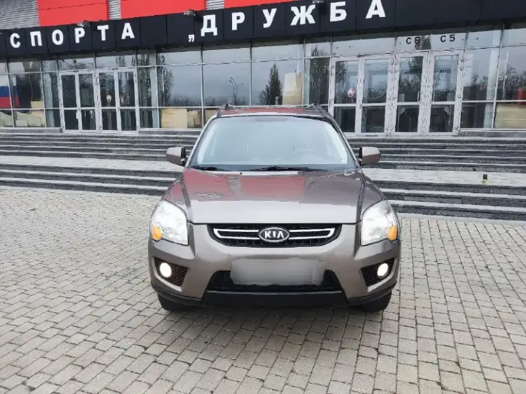 Kia sportage
Киа спортейдж рестайлинг
Год 2010
Пробег 148.000 км
Бензин 2.0л
Кпп механическая
Автомобиль в прекрасном состоянии в дтп не участвовал кузов без вмятин и царапин проведена доп антикор обработка кузова дно пороги стаканы все целое чистый опрятный салон мотор работает как часики масло не расходует ходовая часть плотная без посторонних шумов долговечная механическая коробка передач работает отлично плавно мягко 2 ключа хорошая комплектация подогрев сидений, лобового, зеркал, заднего стекла, проклеенна шумо/вибро изоляция в салоне комфортно тихо 4эл стеклоподъёмника климат контроль, кондиционер abs esp и. Т. Д юридический кристально чист за все время эксплуатации 2 взрослых собственника учёт рф любое оформление в мрэо цена 920.000 т. Р осмотр г донецк
+79494937644 - фотография - 2
