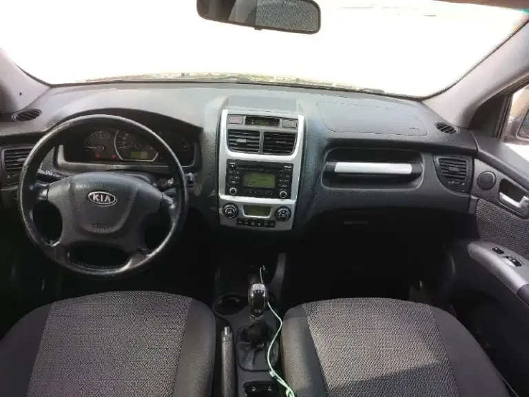 Kia sportage
Киа спортейдж рестайлинг
Год 2010
Пробег 148.000 км
Бензин 2.0л
Кпп механическая
Автомобиль в прекрасном состоянии в дтп не участвовал кузов без вмятин и царапин проведена доп антикор обработка кузова дно пороги стаканы все целое чистый опрятный салон мотор работает как часики масло не расходует ходовая часть плотная без посторонних шумов долговечная механическая коробка передач работает отлично плавно мягко 2 ключа хорошая комплектация подогрев сидений, лобового, зеркал, заднего стекла, проклеенна шумо/вибро изоляция в салоне комфортно тихо 4эл стеклоподъёмника климат контроль, кондиционер abs esp и. Т. Д юридический кристально чист за все время эксплуатации 2 взрослых собственника учёт рф любое оформление в мрэо цена 920.000 т. Р осмотр г донецк
+79494937644 - фотография - 7
