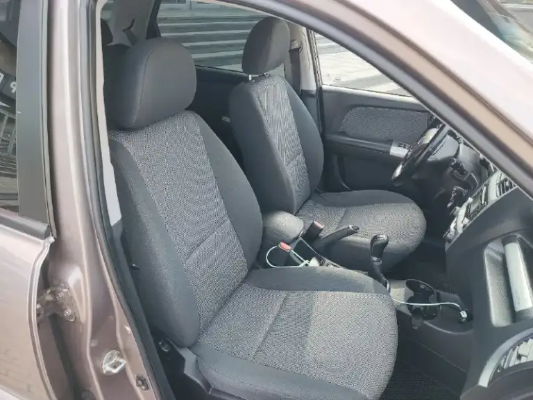 Kia sportage
Киа спортейдж рестайлинг
Год 2010
Пробег 148.000 км
Бензин 2.0л
Кпп механическая
Автомобиль в прекрасном состоянии в дтп не участвовал кузов без вмятин и царапин проведена доп антикор обработка кузова дно пороги стаканы все целое чистый опрятный салон мотор работает как часики масло не расходует ходовая часть плотная без посторонних шумов долговечная механическая коробка передач работает отлично плавно мягко 2 ключа хорошая комплектация подогрев сидений, лобового, зеркал, заднего стекла, проклеенна шумо/вибро изоляция в салоне комфортно тихо 4эл стеклоподъёмника климат контроль, кондиционер abs esp и. Т. Д юридический кристально чист за все время эксплуатации 2 взрослых собственника учёт рф любое оформление в мрэо цена 920.000 т. Р осмотр г донецк
+79494937644 - фотография - 9
