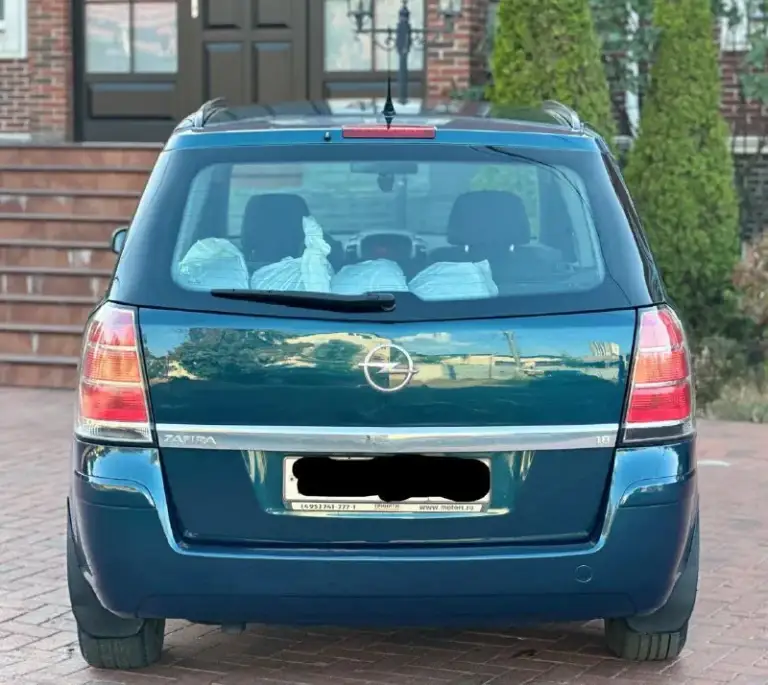Opel zafira b
-Год 2007
-Мотор 1.8
-Кпп механика.
-Пробег: 225.000.
О машине;
Автомобиль в отличном состоянии без сколов ржавчин и рыжиков все как на фото! Мотор коробка ходовка обслужена вложений не требует!
Резина r16 два комплекта!
Цена 780.000 рублей торг реальному покупателю! Кому дорого просьба не звонить.
Звонить по номеру +79494660795 - фотография - 6
